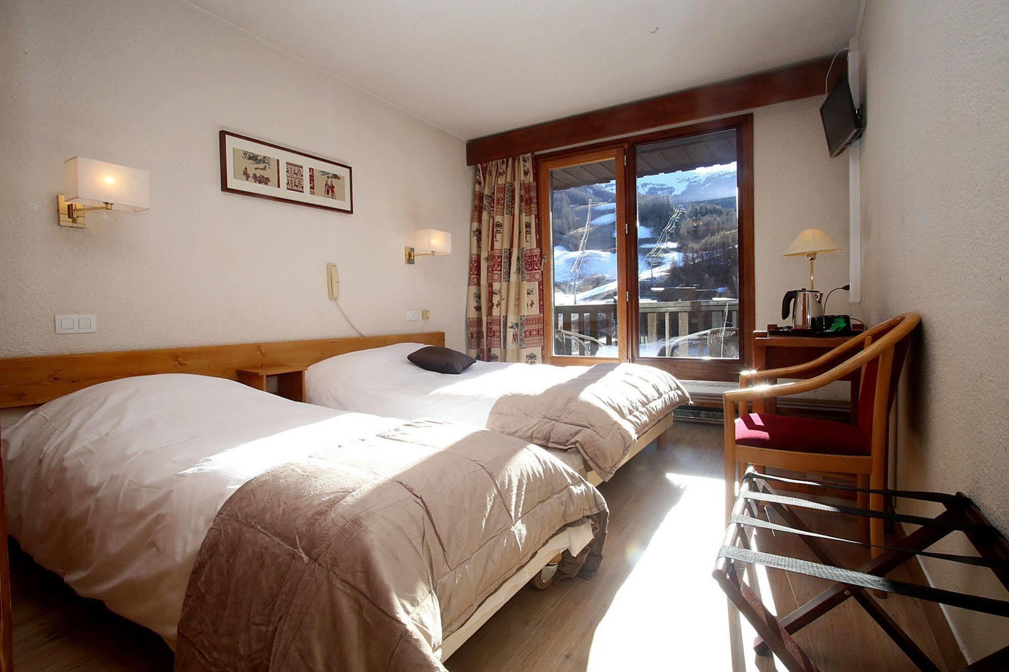 לז אור Hotel L'Escale Blanche מראה חיצוני תמונה